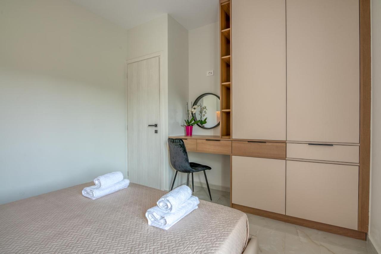 Villenia Luxury Apartments Kissamos Exterior photo